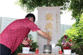 南投農產公司日賣2千多頭豬 超渡獸魂祈求業績長紅