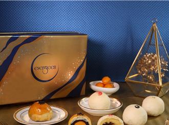 中秋礼盒大战开打 经典特色月餠抢送礼、自食商机