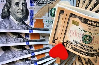 赶在Fed降息前吸引新资金加入 外银推美元优存 最高7％