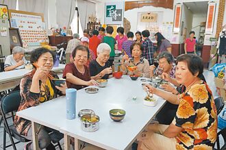 標準不一 5縣市列冊獨老逐年遞減