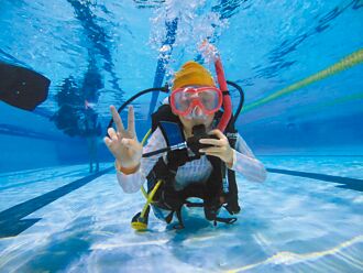 大里泳池黄垢冒泡 运动局：投药导致