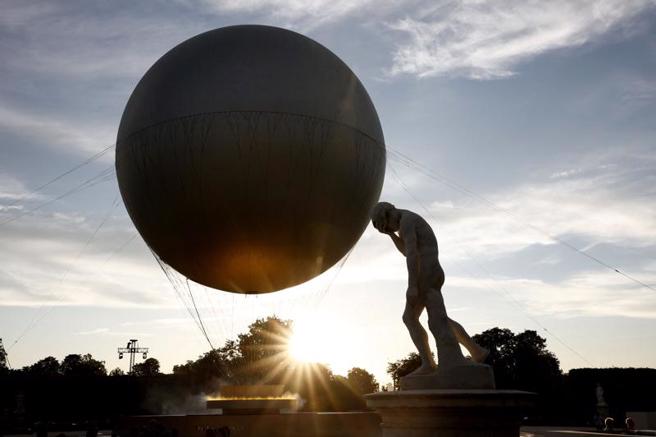 巴黎奧運閉幕式於台灣時間12日凌晨登場。(路透社)