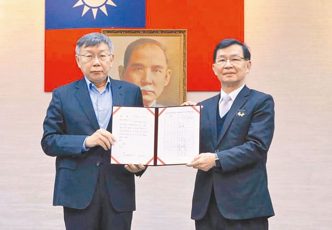 柯文哲涉京华城、北士科案，北检今天（12日）传前副市长彭振声（图右）出庭。（中时资料照）