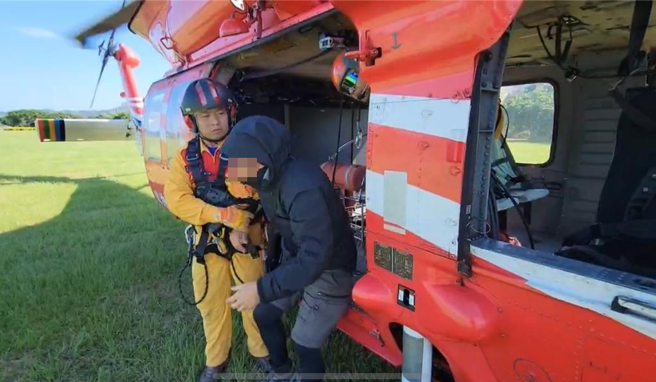 空勤人员到场救援。（民眾提供／李京升台中传真）
