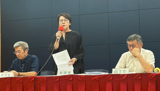 民眾党主席柯文哲遭质疑竞选经费做假帐，时任总干事黄珊珊推说委外，财务长李文宗则称不知情，试图撇清。（杨亚璇摄）