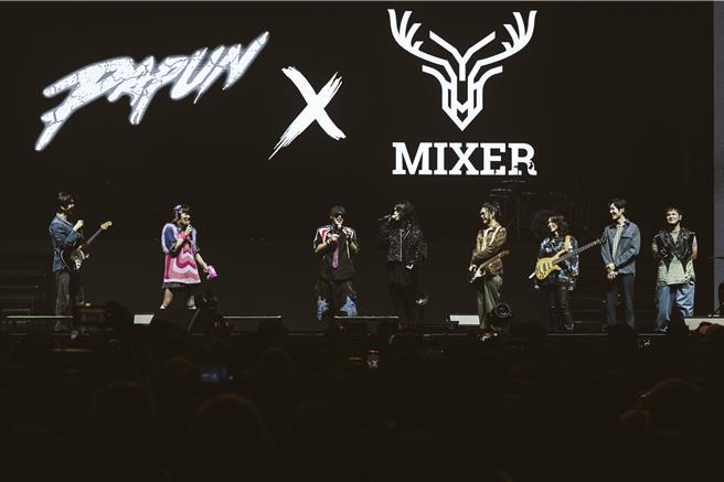 怕胖团高流演唱会请来麋先生当嘉宾。（歪的音乐提供）