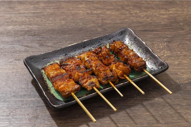 筑前屋将来台插旗，店内特色为各式猪肉串烧。（筑前屋提供）