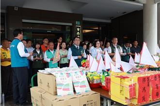 台南市議會中元普渡 200包供品米捐家扶送愛心