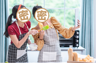 爆金曲歌后拍攝大遲到 上工先哈菸 螢幕形象假的：根本不會做甜品