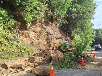 苗栗南庄苗124線土石崩落！  警方即時處理避免意外