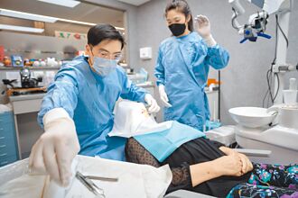 牙医：留自然牙助健康 但政府要肯花钱