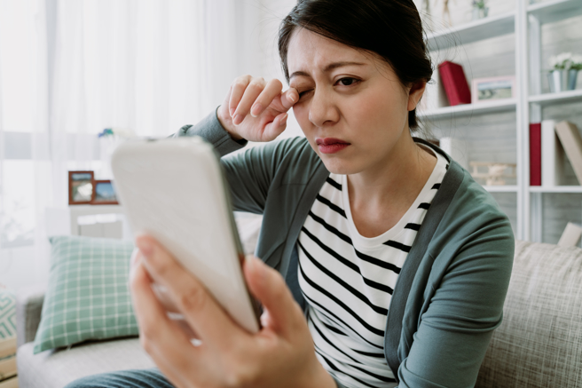 研究發現，視力不佳者罹患失智症風險也會提高。（示意圖，Shutterstock／達志）