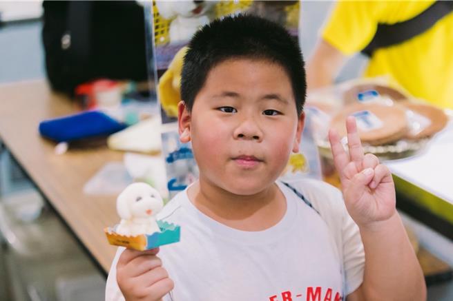 大港閱冰活動適合親子參與同樂。（高市觀光局提供）