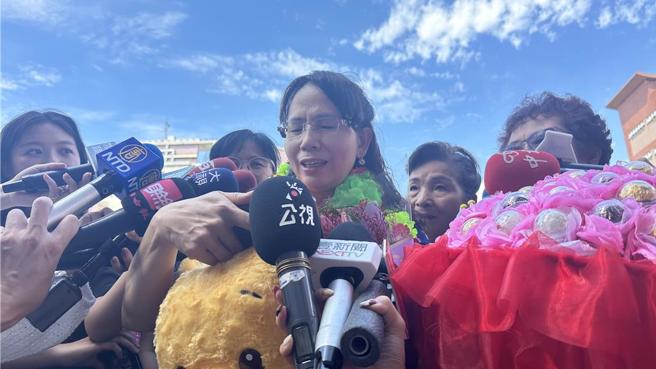 林郁婷妈妈被人发现11日上节目时，演唱詹雅雯的《人生公路》，其歌词彷佛在诉说林郁婷的人生故事。（贺培晏摄）