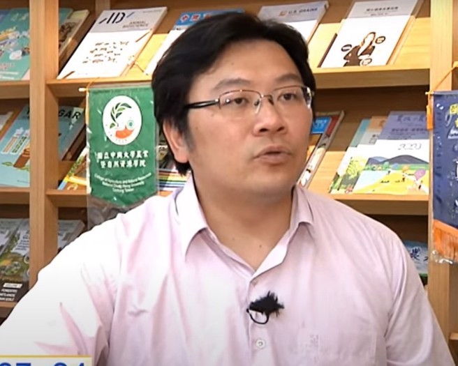 ▲臺大博士陈彦伯(左)研究克菲尔20多年，撰写新书《克菲尔：长寿村的秘密》，以科学角度分析克菲尔与健康之间的关系。（图/太阳星提供）