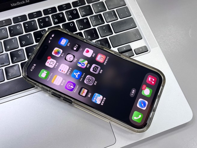 臺灣年銷售約500萬支手機，然而國內目前手機回收率僅約12%。（陳瑀倫攝）