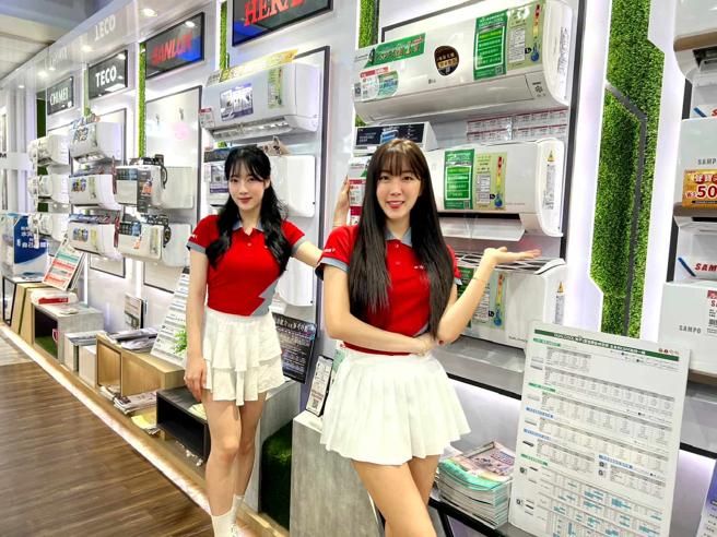 全国电子开学季祭出百万升学金，笔电最高省5000元，指定笔电享有3年保固。（全国电子提供／古明弘台北传真）