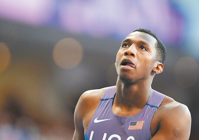 中國大陸繼續緊咬美國體壇的興奮劑醜聞。大陸官媒央視新聞以「美利堅眾嗑國」為標題，對美國拋出六連問。圖為陷入禁藥爭議的巴黎奧運美國田徑短跑選手奈頓。（新華社）