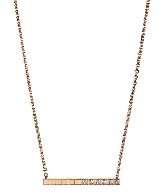 蕭邦Ice Cube系列鑲鑽項鍊，9萬9000元。（CHOPARD提供）