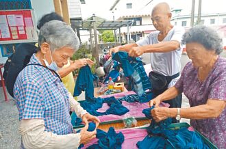 唤醒客家文化 陈常吏授蓝染技艺