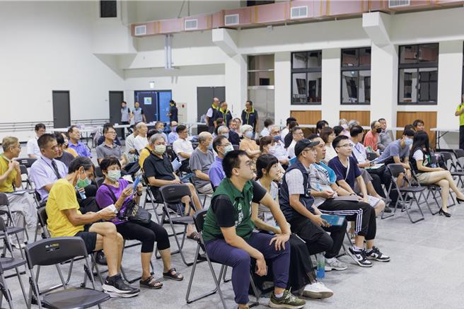 新竹市关埔地区污水工程第三阶段工程已于6月12日正式开工，新竹市政府13日晚间举办大型说明会，向住户说明施工方式及配合原则。（新竹市政府提供／王惠慧新竹传真）