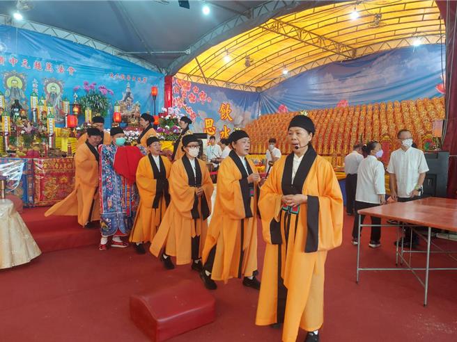 「庆讚中元超荐暨普渡超荐大法会」14日举行。（张铠乙摄）