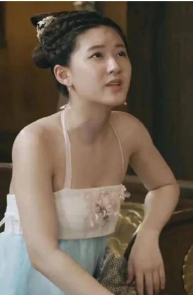 趙露思剛出道時常因身材遭批評。(圖／翻攝自微博)