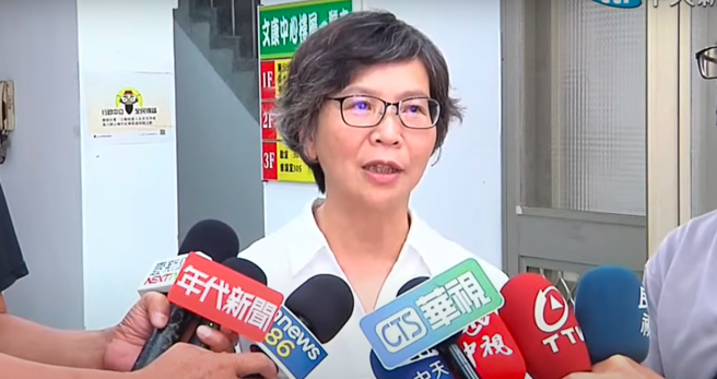 跟随柯文哲长达30年、民眾党创党元老之一的台中市府顾问蔡壁如。（截自中天直播）