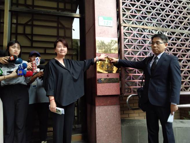 黃珊珊親向支持者道歉，不知會發生這種事。(陳志賢攝)