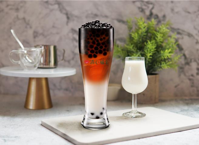 清心福全隐藏版「珍珠蜂蜜鲜奶普洱」具备茶香及蜜香，同时又能享受Q弹的珍珠。（清心福全提供／吴娮翎台北传真）