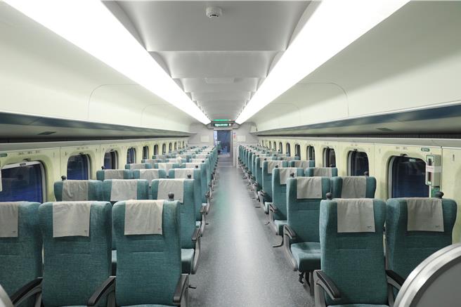 台灣首座高鐵車廂攝影棚14日開箱。（馮惠宜攝）