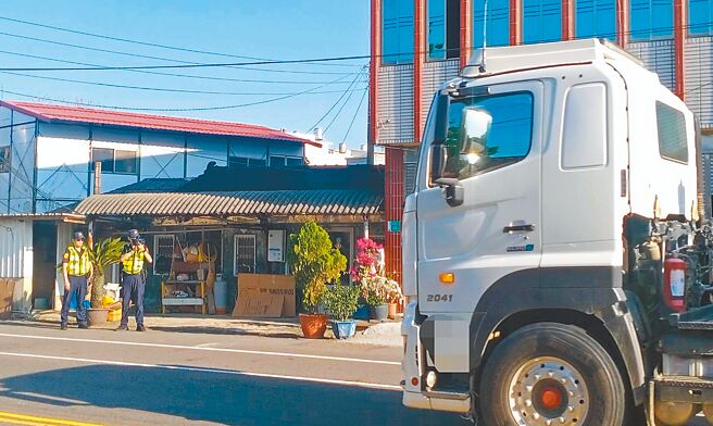 台南市今年上半年各类交通事故中，以大型车涉入A1类死亡事故的增幅最高，经市警局採取「精准执法」后，7月大型车涉入A1事故已下降至0件，显示策略奏效。（交警大队提供／洪荣志台南传真）