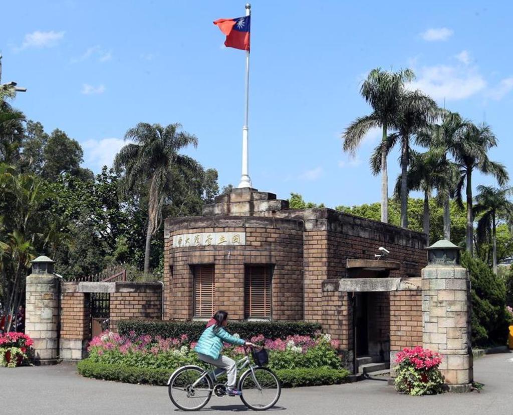 台大校門景圖。(本報資料照)