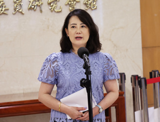 柯P駁人頭公司  吳思瑤譏民眾黨夫妻講話都不一致