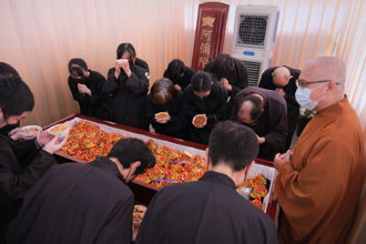 獨》過世親人頭七化身昆蟲回家！家屬「1舉動」淚喊：爺爺回來了