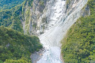 花蓮 凱米豪雨沖刷 2堰塞湖消失