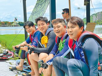 許孟哲頻卡關 土下座跪歉峮峮