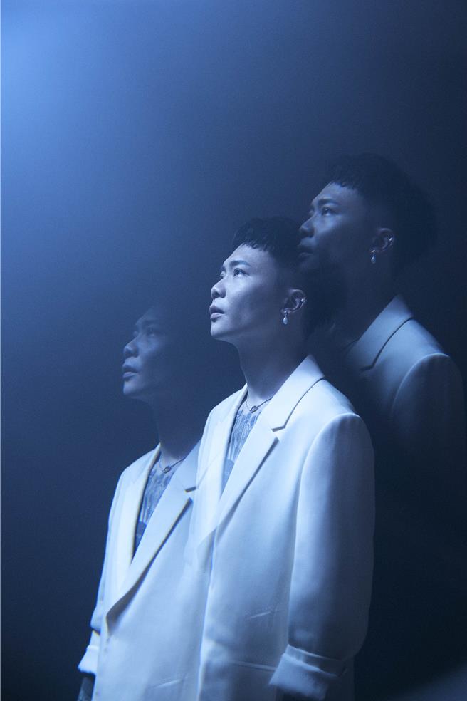 蕭秉治推出專輯先行曲〈愛是痛苦的總和〉。（相信音樂提供）