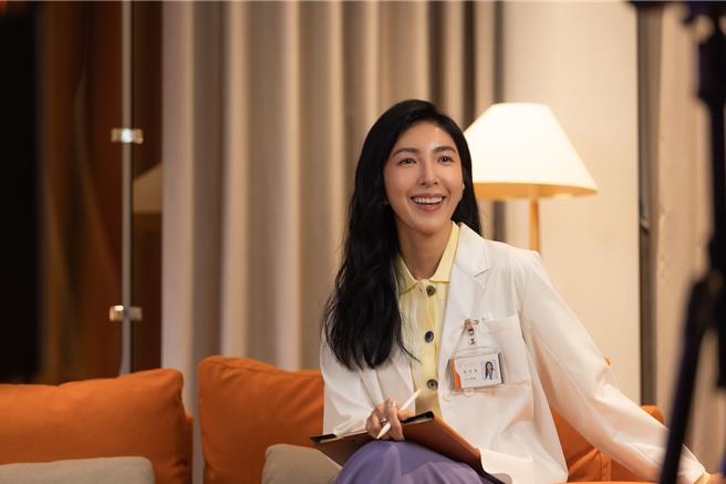 杨谨华演绎性治疗师放超开。（壹壹影业提供）