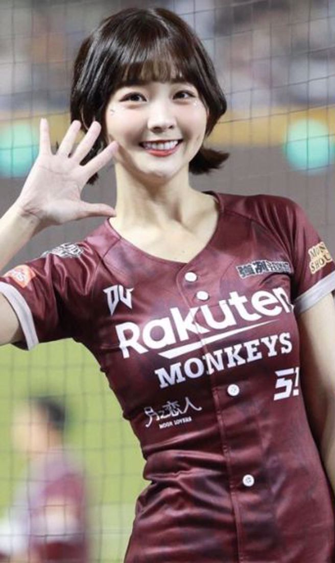 籃籃日前被爆熱戀味全龍球員郭嚴文，更被指控私底下是雙面人。（圖／翻攝自籃籃IG）