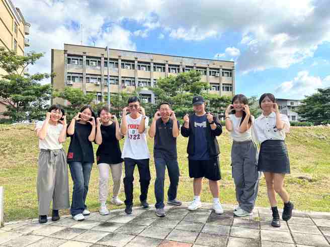 东海中文系系友施盈佑老师参与清华大学「2018大学教师优良创新课程及教学竞赛」荣获优等奖。(照片/东海大学提供)