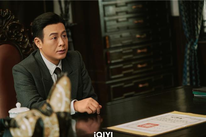張頌文飾演蘇州汪偽特工站站長周知非。（iQIYI國際站提供）