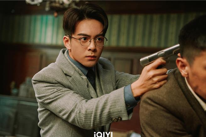 《孤舟》曾舜晞坦言壓力大重頭戲前狂吃巧克力。（iQIYI國際站提供）