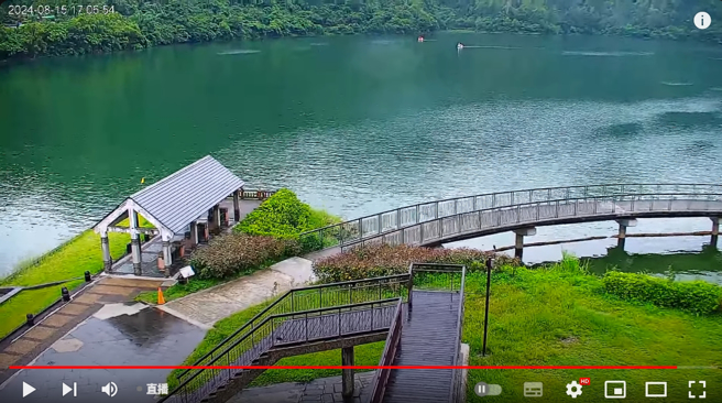 鲤鱼潭即时影像镜头记录到地震当下情形。(图／影片截图)