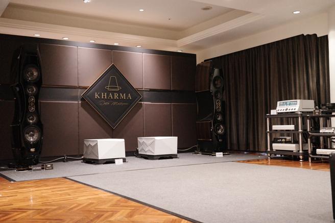 文鴻貿易將頂級品牌KHARMA的「Enigma Veyron EV-2D」被動式落地式喇叭搬至現場。（TAA臺灣音響發展協會提供）