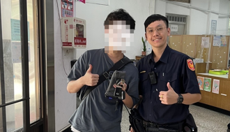 鑰匙耳機掉了好心慌 暖警迅速尋獲！日籍小哥哥超感謝