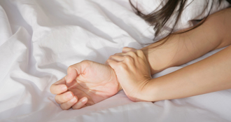 獸父迷信亂倫能致富 性侵女兒9年「生7嬰全活埋」