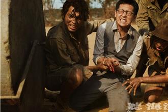 施名帥戲裡做苦力右手被碾斷兩根手指頭　痛喊：不是畜生！