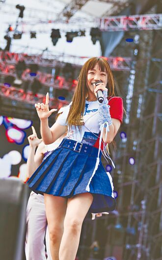 梁舒涵掌街舞大賽 千張門票秒殺