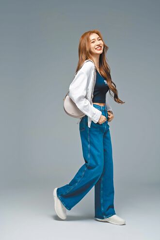 申力安出单曲经营自己